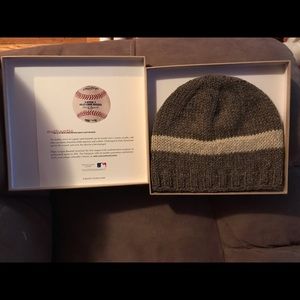 MLB game use baseball hat.